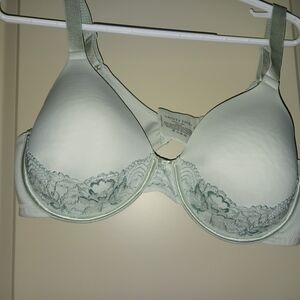 Vanity Fair Women's Bra with Lace Detail - Light Green